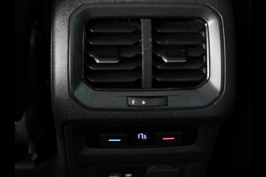 Volkswagen Tiguan 1.5 TSI ACT Highline 150PK | Automaat (DSG) | R-Line | Panoramadak | Leder interieur | Camera | Digitaal dashboard