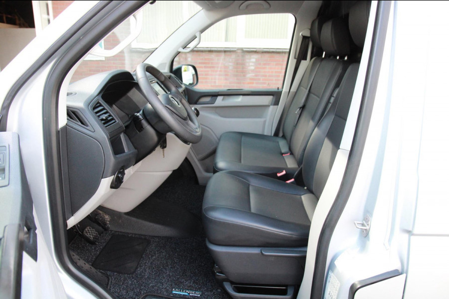 Volkswagen Transporter 2.0 TDI 150PK L1H1 Carplay / Navi / Trekhaak / PDC / 3 zits