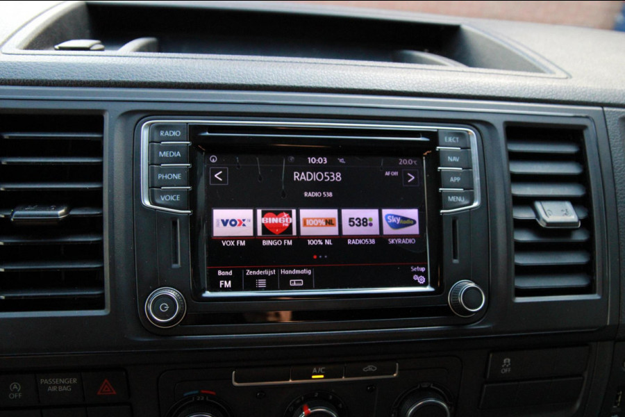 Volkswagen Transporter 2.0 TDI 150PK L1H1 Carplay / Navi / Trekhaak / PDC / 3 zits