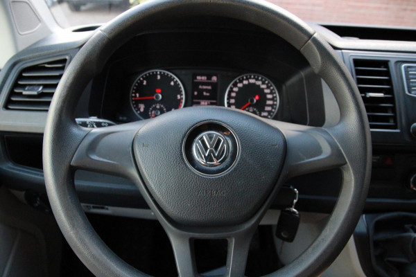 Volkswagen Transporter 2.0 TDI 150PK L1H1 Carplay / Navi / Trekhaak / PDC / 3 zits