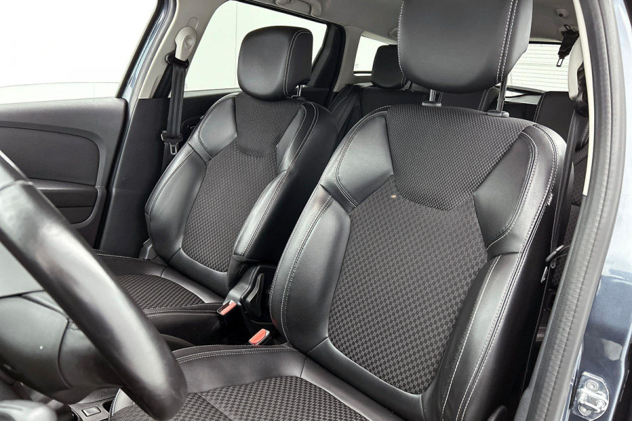 Renault Clio Estate 0.9 TCe Intens(Goed OnderH, Navi, Parkeersensoren, Cruise Con, Climate Con, Etc)