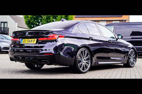 BMW 5 Serie 540i xDrive High Executive | M-pakket | Schuif/kanteldak | Adaptieve Cruise | Nappa | Camera | Stoel + Stuurverwarming