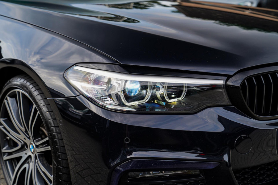 BMW 5 Serie 540i xDrive High Executive | M-pakket | Schuif/kanteldak | Adaptieve Cruise | Nappa | Camera | Stoel + Stuurverwarming