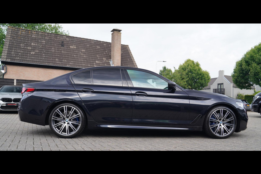 BMW 5 Serie 540i xDrive High Executive | M-pakket | Schuif/kanteldak | Adaptieve Cruise | Nappa | Camera | Stoel + Stuurverwarming