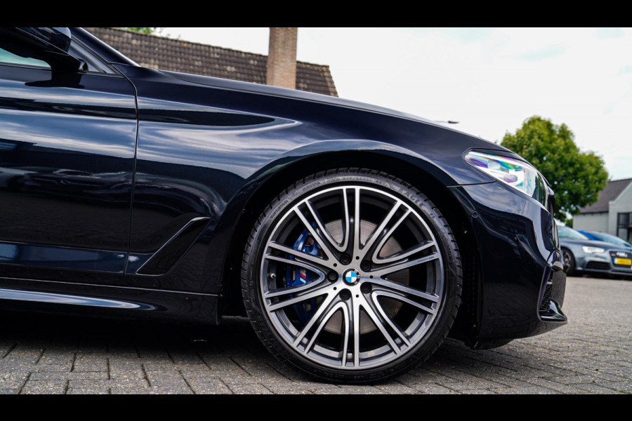 BMW 5 Serie 540i xDrive High Executive | M-pakket | Schuif/kanteldak | Adaptieve Cruise | Nappa | Camera | Stoel + Stuurverwarming