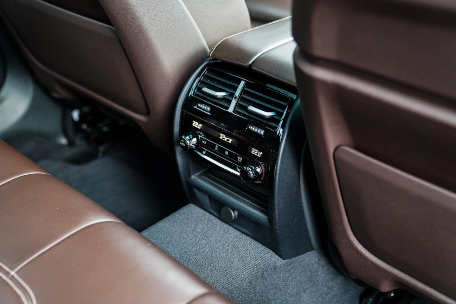 BMW 5 Serie 540i xDrive High Executive | M-pakket | Schuif/kanteldak | Adaptieve Cruise | Nappa | Camera | Stoel + Stuurverwarming