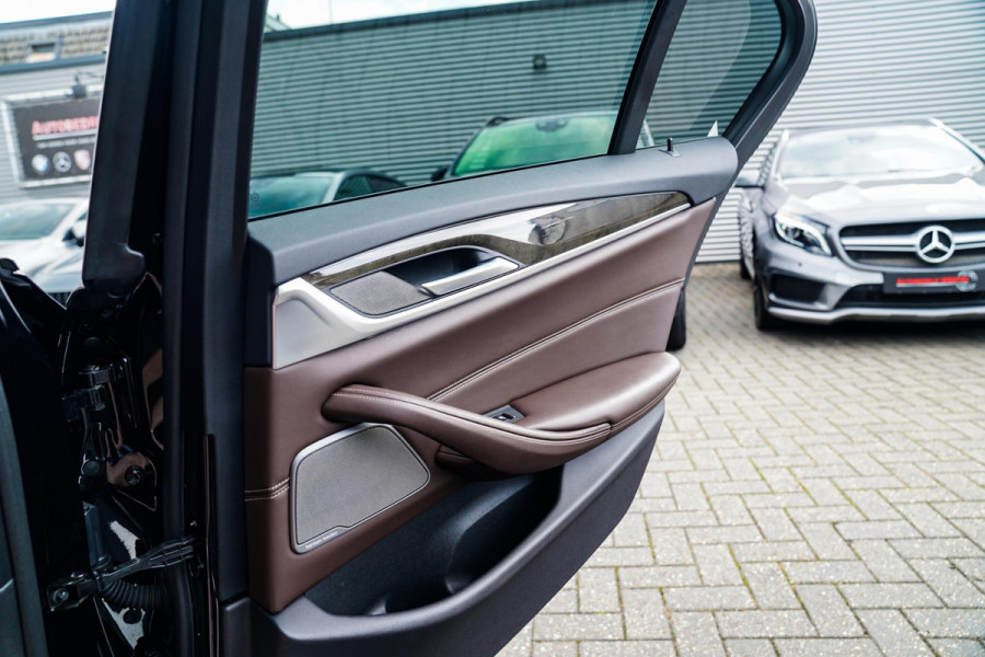 BMW 5 Serie 540i xDrive High Executive | M-pakket | Schuif/kanteldak | Adaptieve Cruise | Nappa | Camera | Stoel + Stuurverwarming