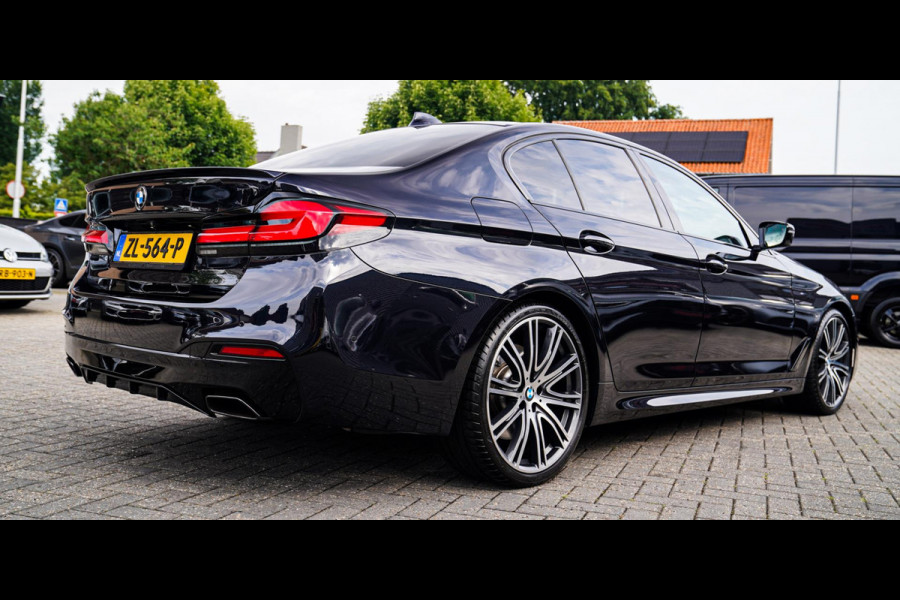 BMW 5 Serie 540i xDrive High Executive | M-pakket | Schuif/kanteldak | Adaptieve Cruise | Nappa | Camera | Stoel + Stuurverwarming