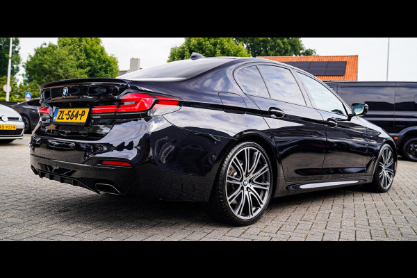 BMW 5 Serie 540i xDrive High Executive | M-pakket | Schuif/kanteldak | Adaptieve Cruise | Nappa | Camera | Stoel + Stuurverwarming