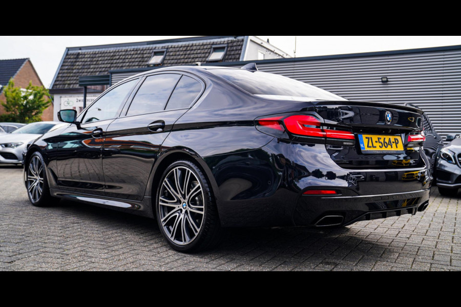 BMW 5 Serie 540i xDrive High Executive | M-pakket | Schuif/kanteldak | Adaptieve Cruise | Nappa | Camera | Stoel + Stuurverwarming