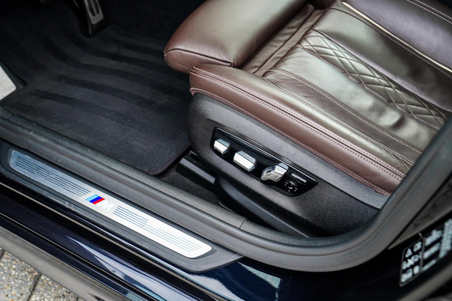 BMW 5 Serie 540i xDrive High Executive | M-pakket | Schuif/kanteldak | Adaptieve Cruise | Nappa | Camera | Stoel + Stuurverwarming