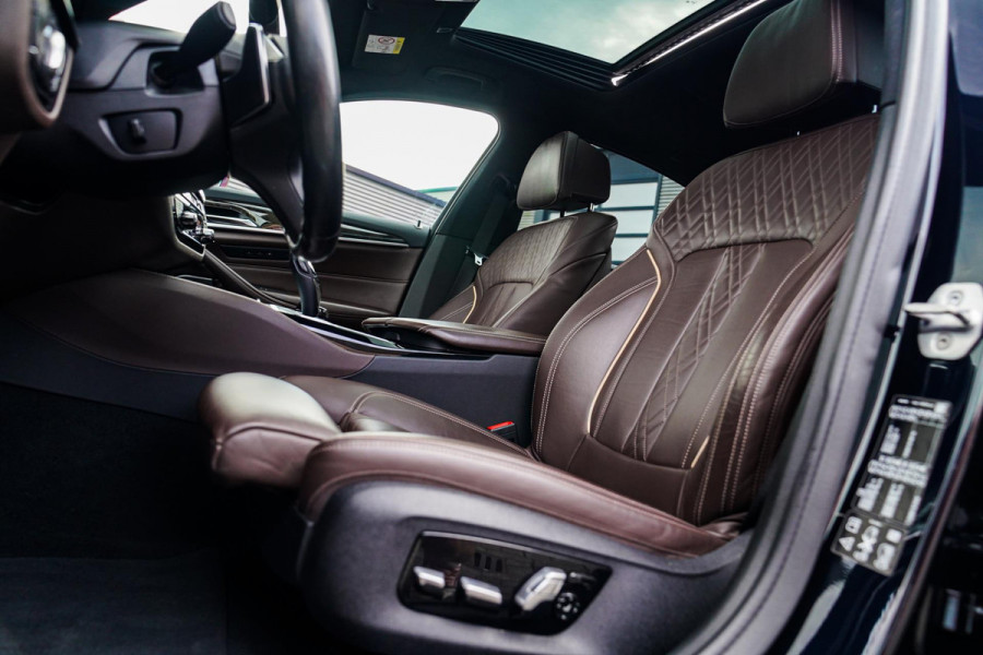 BMW 5 Serie 540i xDrive High Executive | M-pakket | Schuif/kanteldak | Adaptieve Cruise | Nappa | Camera | Stoel + Stuurverwarming