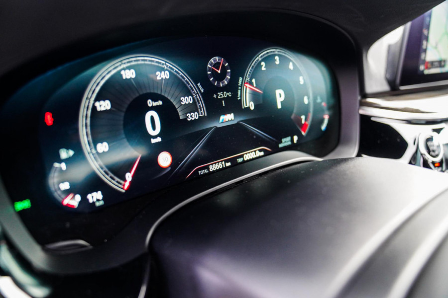 BMW 5 Serie 540i xDrive High Executive | M-pakket | Schuif/kanteldak | Adaptieve Cruise | Nappa | Camera | Stoel + Stuurverwarming