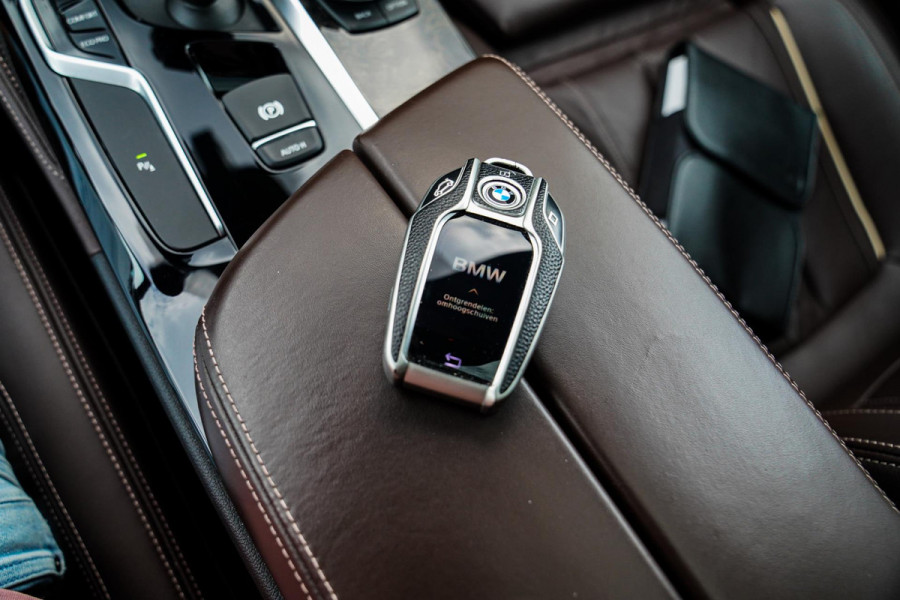 BMW 5 Serie 540i xDrive High Executive | M-pakket | Schuif/kanteldak | Adaptieve Cruise | Nappa | Camera | Stoel + Stuurverwarming