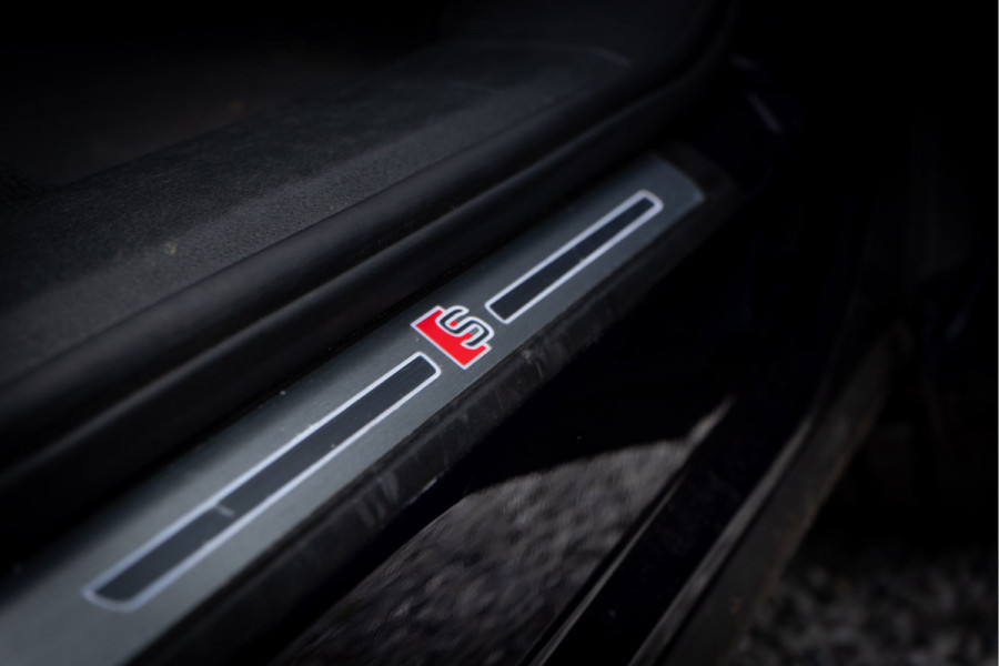 Audi e-tron Sportback 50 Quattro / 2x S-line/ Luchtvering/ Adaptive Cruise Control/ Panoramadak/ 230kW (313PK)