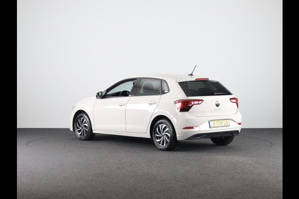 Volkswagen Polo 1.0 TSI Life 95 pk Automaat (DSG) | Verlengde garantie | Navigatie | Parkeersensoren | Achteruitrijcamera | Stoelverwarming | LED koplampen |