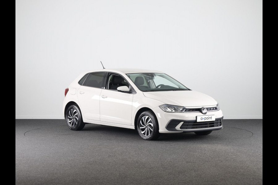 Volkswagen Polo 1.0 TSI Life 95 pk Automaat (DSG) | Verlengde garantie | Navigatie | Parkeersensoren | Achteruitrijcamera | Stoelverwarming | LED koplampen |