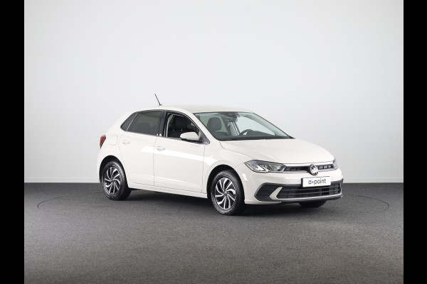 Volkswagen Polo 1.0 TSI Life 95 pk Automaat (DSG) | Verlengde garantie | Navigatie | Parkeersensoren | Achteruitrijcamera | Stoelverwarming | LED koplampen |