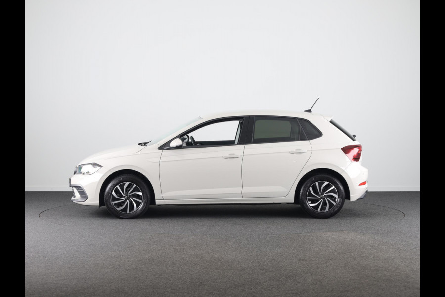 Volkswagen Polo 1.0 TSI Life 95 pk Automaat (DSG) | Verlengde garantie | Navigatie | Parkeersensoren | Achteruitrijcamera | Stoelverwarming | LED koplampen |