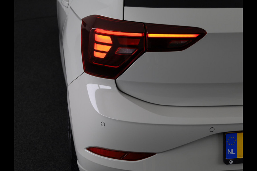 Volkswagen Polo 1.0 TSI Life 95 pk Automaat (DSG) | Verlengde garantie | Navigatie | Parkeersensoren | Achteruitrijcamera | Stoelverwarming | LED koplampen |