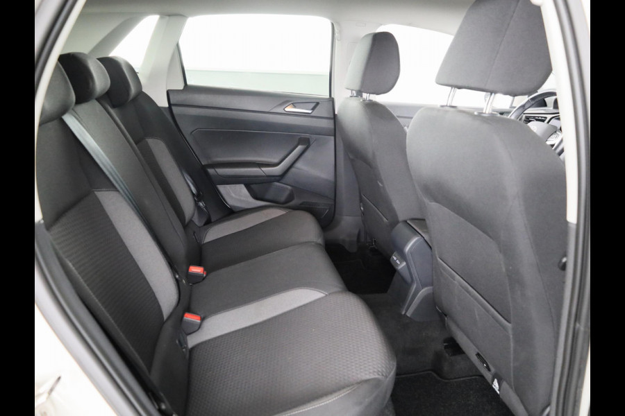 Volkswagen Polo 1.0 TSI Life 95 pk Automaat (DSG) | Verlengde garantie | Navigatie | Parkeersensoren | Achteruitrijcamera | Stoelverwarming | LED koplampen |