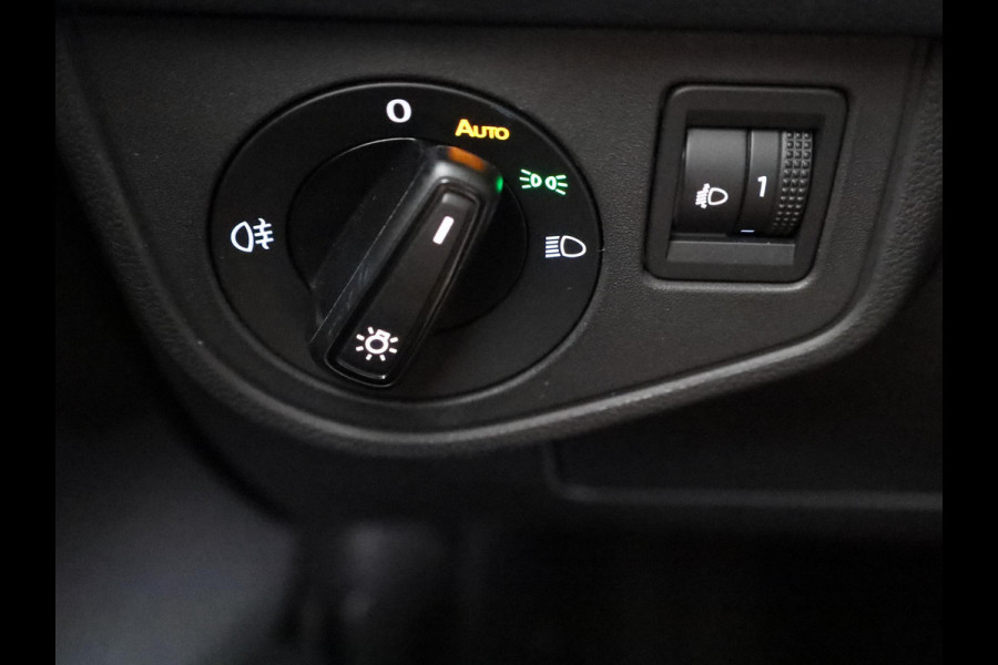 Volkswagen Polo 1.0 TSI Life 95 pk Automaat (DSG) | Verlengde garantie | Navigatie | Parkeersensoren | Achteruitrijcamera | Stoelverwarming | LED koplampen |
