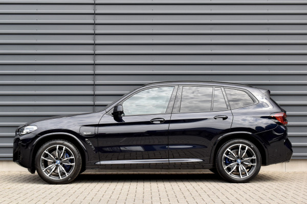 BMW X3 xDrive30e M Sport | Panoramadak | ACC | 20'' Velgen | Gesture Control | Lederen Bekleding |