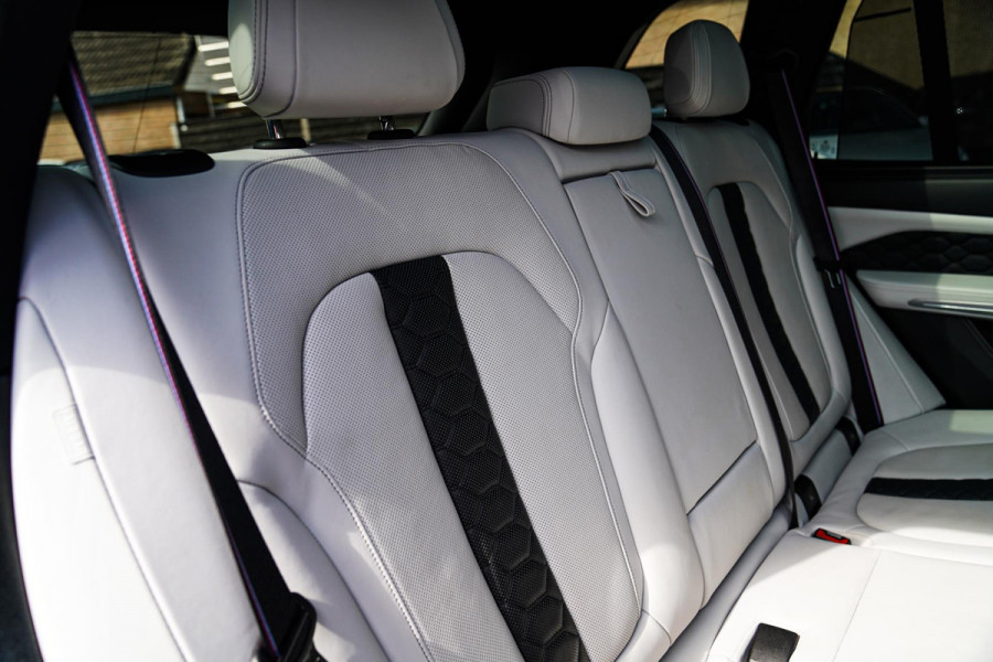 BMW X5 M Competition | Carbon | Bowers&Wilkins | Panorama Skylounge | Massage | Stoelventilatie | Alcantara Hemel | HuD | M-Driver