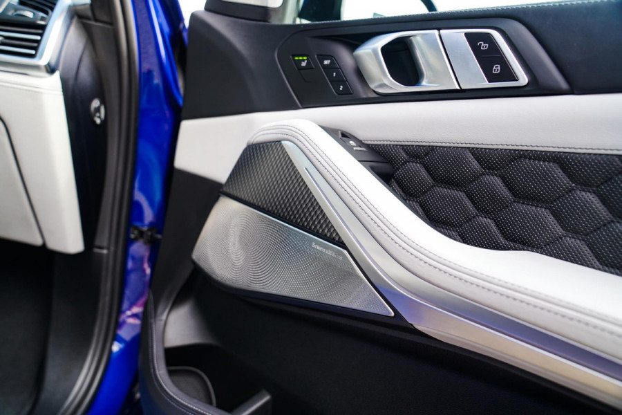 BMW X5 M Competition | Carbon | Bowers&Wilkins | Panorama Skylounge | Massage | Stoelventilatie | Alcantara Hemel | HuD | M-Driver
