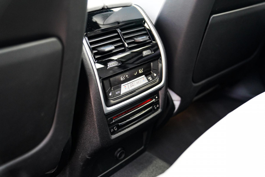 BMW X5 M Competition | Carbon | Bowers&Wilkins | Panorama Skylounge | Massage | Stoelventilatie | Alcantara Hemel | HuD | M-Driver