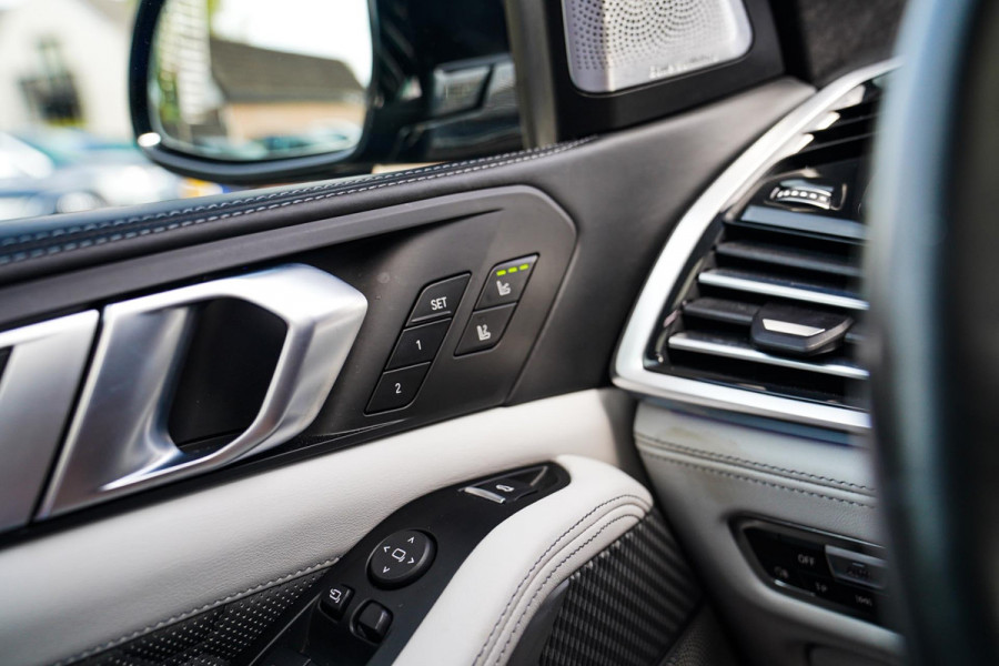 BMW X5 M Competition | Carbon | Bowers&Wilkins | Panorama Skylounge | Massage | Stoelventilatie | Alcantara Hemel | HuD | M-Driver