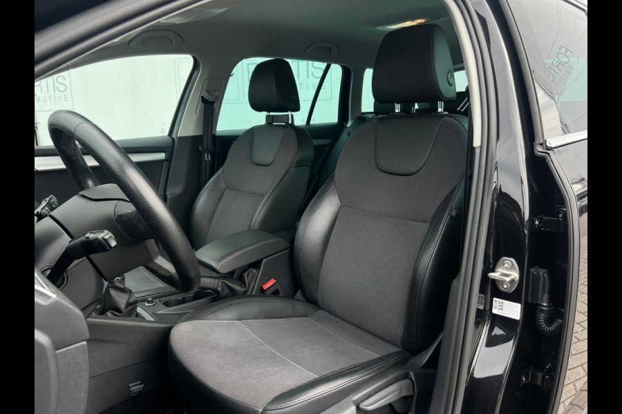 Škoda Octavia Combi 1.0 TSI Greentech Business Edition TREKHAAK | STOELVERWARMING | NAVI