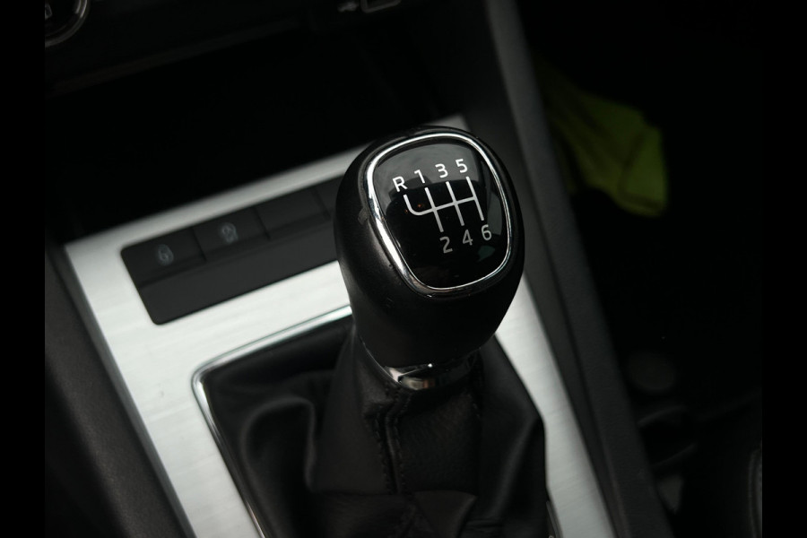 Škoda Octavia Combi 1.0 TSI Greentech Business Edition TREKHAAK | STOELVERWARMING | NAVI
