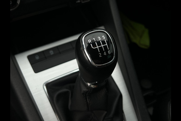 Škoda Octavia Combi 1.0 TSI Greentech Business Edition TREKHAAK | STOELVERWARMING | NAVI