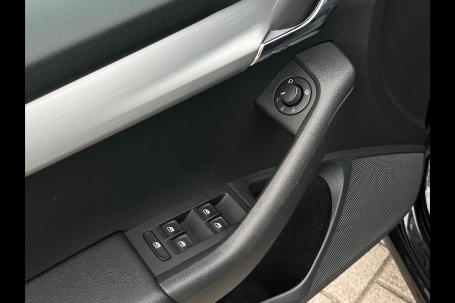 Škoda Octavia Combi 1.0 TSI Greentech Business Edition TREKHAAK | STOELVERWARMING | NAVI