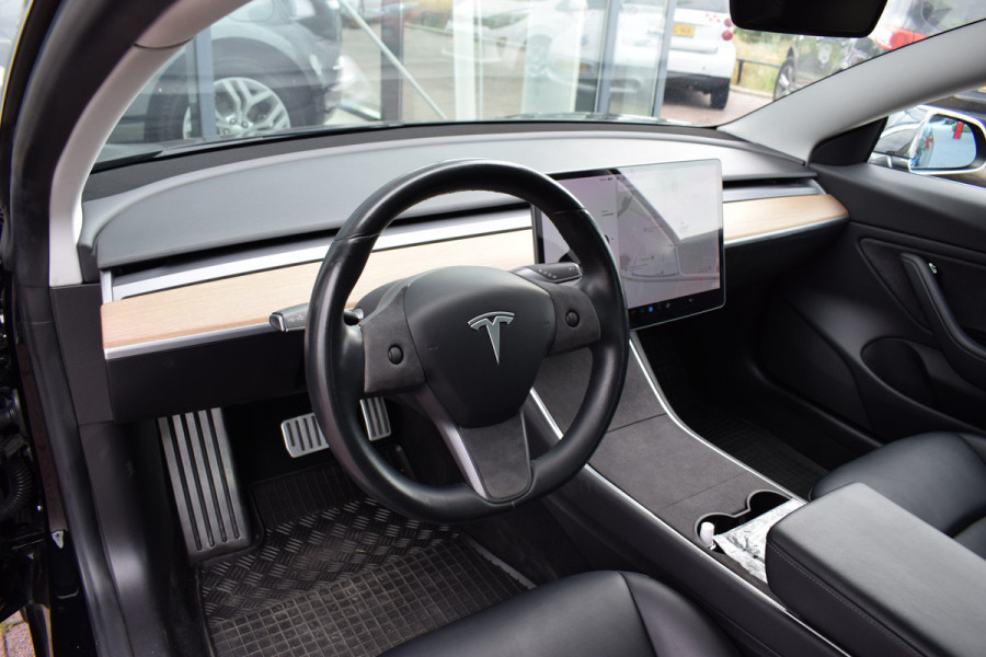 Tesla Model 3 Long Range AWD 75 kWh | Trekhaak | 19” LM | AutoPilot | Dual Motor