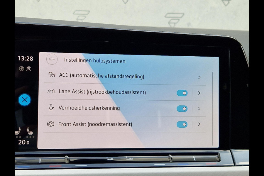 Volkswagen GOLF Variant 1.5 eTSI Life Business | Camera | Stoelverwarming | ACC | LED | PDC | DAB | 18 inch