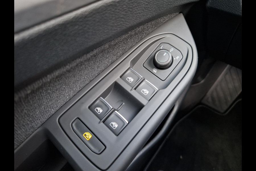 Volkswagen GOLF Variant 1.5 eTSI Life Business | Camera | Stoelverwarming | ACC | LED | PDC | DAB | 18 inch
