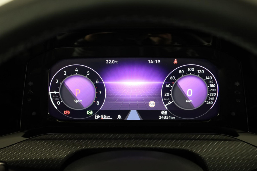 Volkswagen Golf 1.5 eTSI R-Line DSG (Automaat) | Verlengde garantie | Panorama dak | Harman Kardon | Head Up Display | Matrix koplampen | Standkachel |