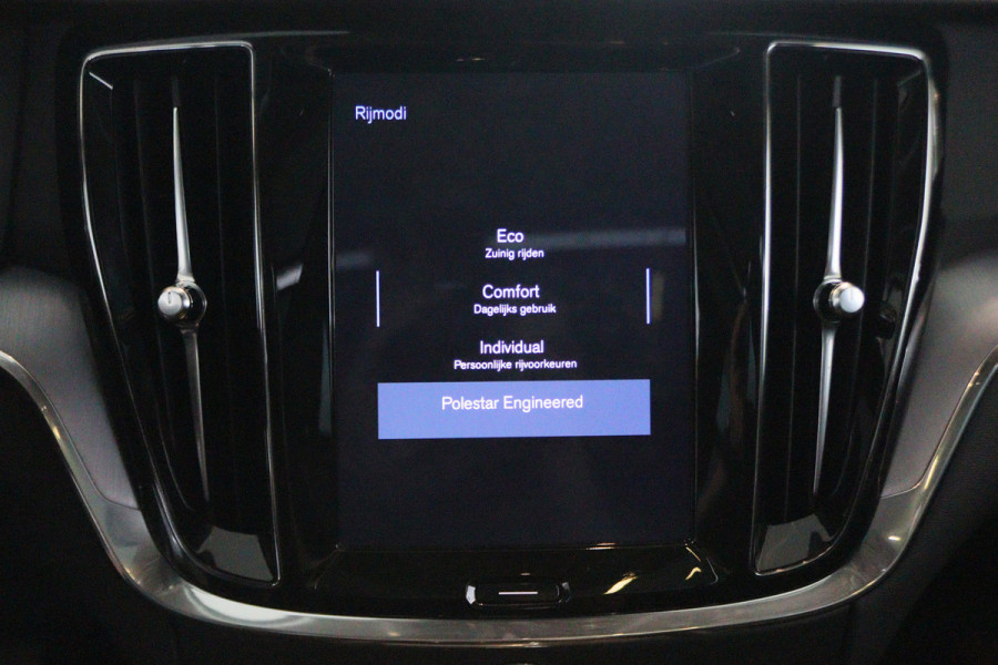 Volvo V60 2.0 T4 Momentum Pro Polestar Engineered Panoramadak, Head-Up, LED, Apple CarPlay, Lane Assist, Camera