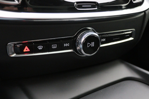 Volvo V60 2.0 T4 Momentum Pro Polestar Engineered Panoramadak, Head-Up, LED, Apple CarPlay, Lane Assist, Camera