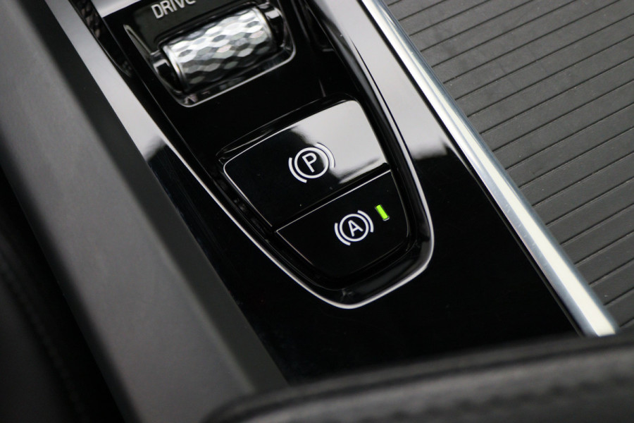Volvo V60 2.0 T4 Momentum Pro Polestar Engineered Panoramadak, Head-Up, LED, Apple CarPlay, Lane Assist, Camera