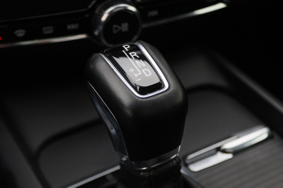 Volvo V60 2.0 T4 Momentum Pro Polestar Engineered Panoramadak, Head-Up, LED, Apple CarPlay, Lane Assist, Camera