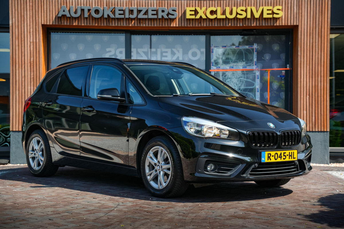 BMW 2 Serie Active Tourer 220i Centennial Executive Camera Navigatie Clima Cruise PDC 16"LM BMW 2 Serie Active Tourer 220i Centennial Executive Camera Navigatie Clima Cruise PDC 16"LM