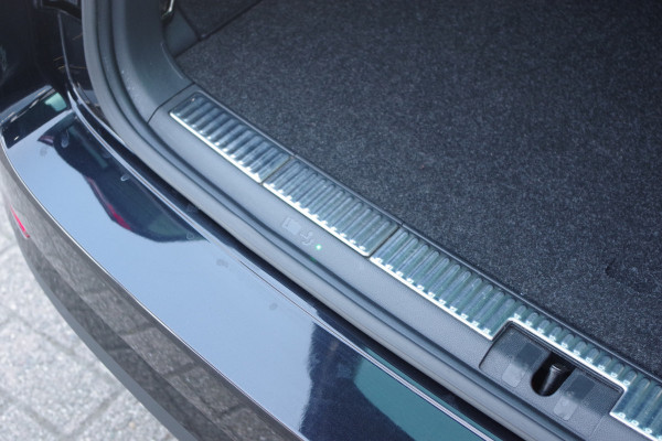 Škoda Superb Combi 1.4 TSI iV Sportline Business 218 PK PHEV, Panoramadak, Trekhaak, Winterpakket,
