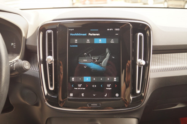 Volvo XC40 Recharge P8 AWD R-Design -PANO-NAVI-ECC-
