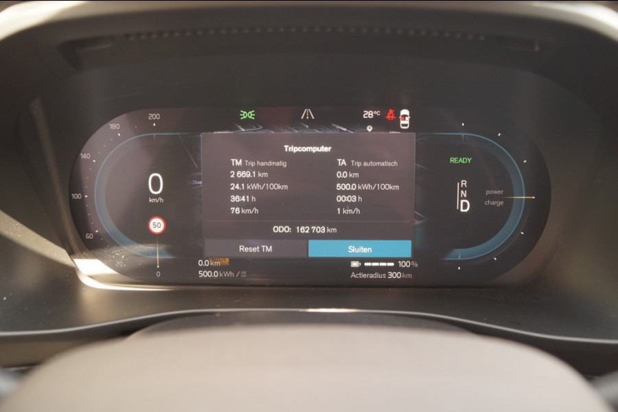 Volvo XC40 Recharge P8 AWD R-Design -PANO-NAVI-ECC-