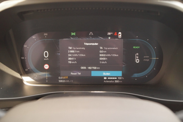 Volvo XC40 Recharge P8 AWD R-Design -PANO-NAVI-ECC-