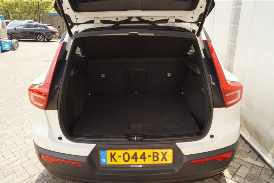 Volvo XC40 Recharge P8 AWD R-Design -PANO-NAVI-ECC-