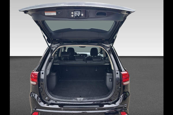 Mitsubishi Outlander 2.4 PHEV LIMITED + adaptive cruise controle | elektrische achterklep | Tom Tom | verwarmbaar stuurwiel